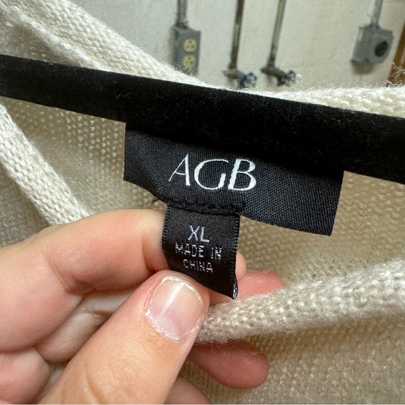 AGB Cream Colored Sweater w/ Zipper Accents | Size XL | Excellent‎ Condi… | 0024 - Picture 4 of 4